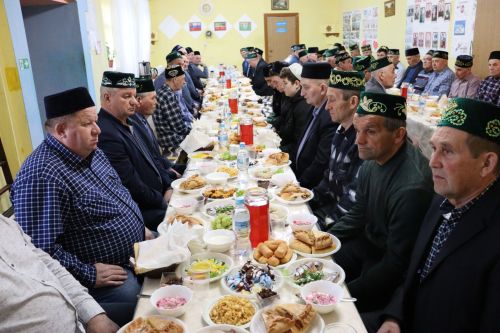 Фоат Вәлиев: “Тынычлык теләп, догалар кылыйк”