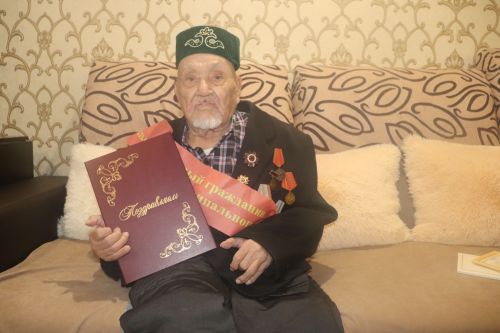 Единственный живой участник ВОВ Алькеевского района Хазим Фахрутдинов удостоен звания