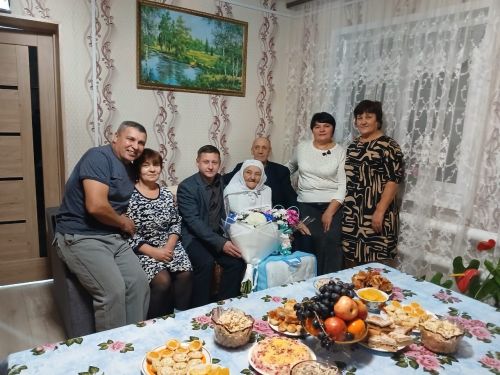 Татар Әхмәте авылында яшәүче Фруния Шәмсиевага 90 яшь тулды