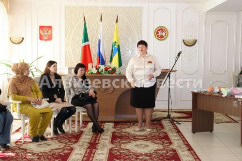 Әлки районында йөкле хатын-кызлар көнен билгеләп үттеләр