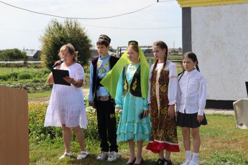 Әлки районы: Әхмәт мәктәбе урамында бәйрәм