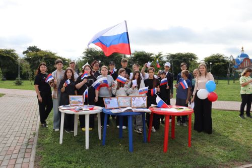 Базарлы Матакта  Россия Федерациясе Дәүләт флагы көнен бәйрәм иттеләр