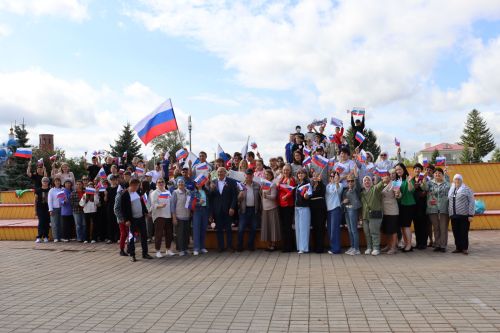 Базарлы Матакта  Россия Федерациясе Дәүләт флагы көнен бәйрәм иттеләр