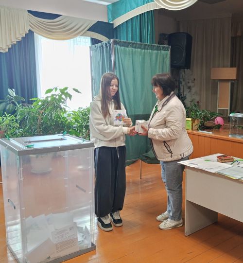 Югары Әлки авылының 5 балалы гаилә сайлауда катнашты