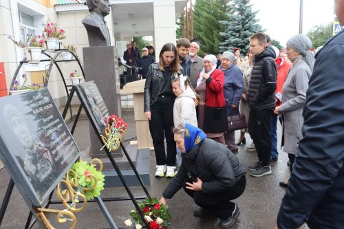 Нәби Дәүли исемендәге Базарлы Матак гимназиясендә мемориаль такта ачылды