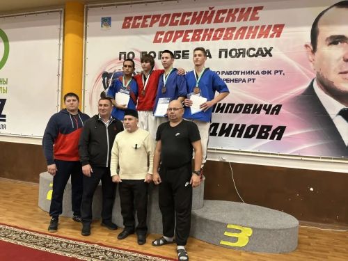 Әлки районы көрәшчеләре призлы урыннарда