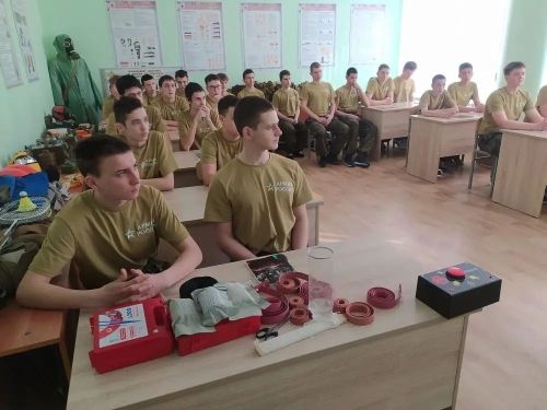 Әлки районы укучылары «Ватан» үзәгендә хәрби-укыту җыеныннан кайтты