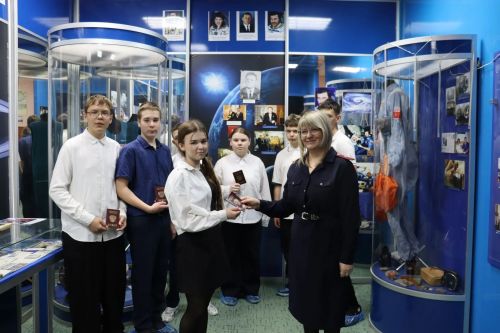 14 яше тулган әлкилеләргә паспорт тапшырылды