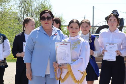 Базарлы Матак гимназисе укучысы  Төбәкара фәнни-гамәли конференциядә уңышлы чыгыш ясады