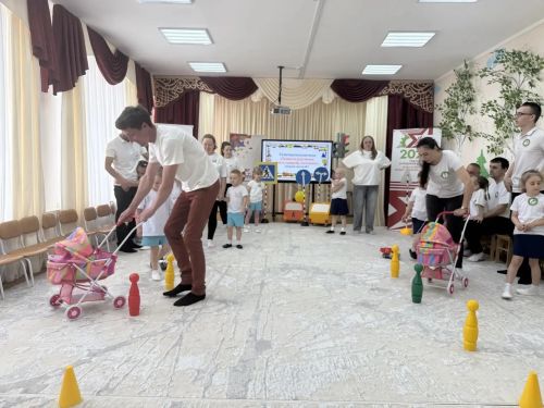 «Каенкай» балалар бакчасында юл хәрәкәте кагыйдәләре буенча кызыклы уен узды