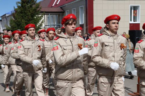 Сегодня – великий праздник, День Победы!