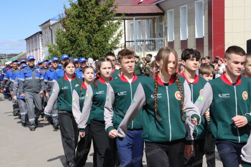 Сегодня – великий праздник, День Победы!