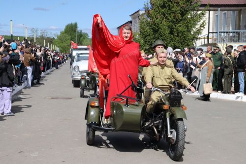 Сегодня – великий праздник, День Победы!