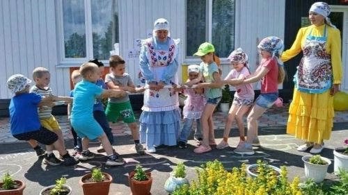 Югары Әлморзадагы «Алсу» балалар бакчасында Сабантуй узды