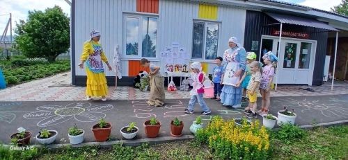Югары Әлморзадагы «Алсу» балалар бакчасында Сабантуй узды