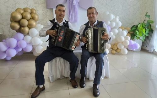 Сыйныфташлар 50 ел үткәч янә очраштылар
