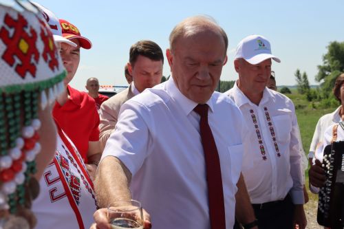 Геннадий Зюгановны Әлки җирендә каршыладык