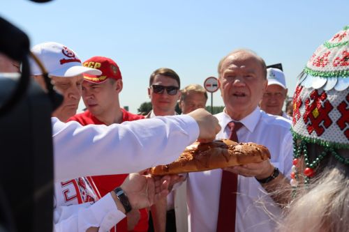 Геннадий Зюгановны Әлки җирендә каршыладык