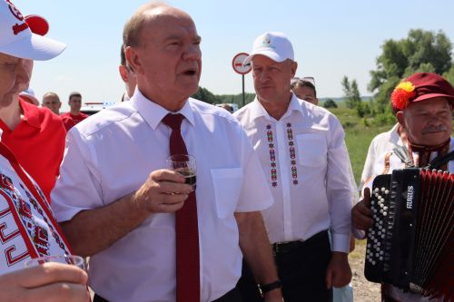 Геннадий Зюгановны Әлки җирендә каршыладык