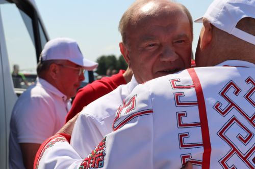 Геннадий Зюгановны Әлки җирендә каршыладык