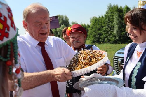 Геннадий Зюгановны Әлки җирендә каршыладык
