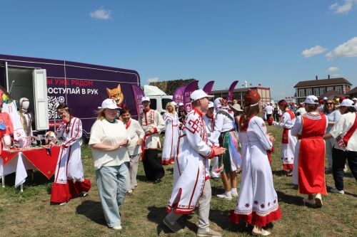 Россия халыкларының традицион мәдәнияте фестивале Әлки җирендә зур колач белән узды