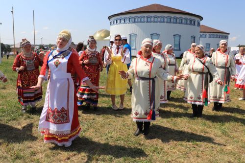Россия халыкларының традицион мәдәнияте фестивале Әлки җирендә зур колач белән узды
