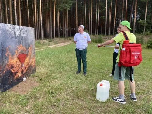 Әлки яшь экологлары республика съездында район данын лаеклы яклады
