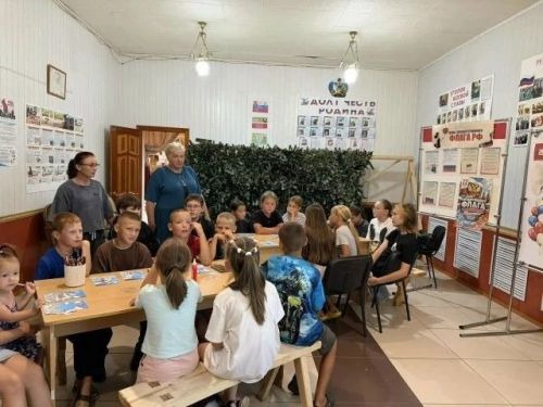 Патриотическое мероприятие провели в клубе-музее П.П. Хузангая, посвященное Флагу России