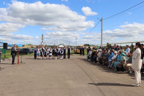 После масштабного ремонта в селе Ахметьево открылась обновлённая школа