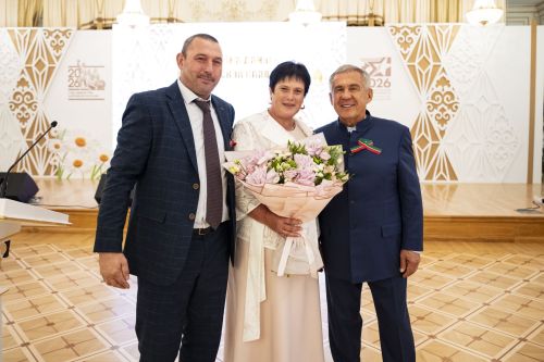 Әлки районыннан Әсәдуллиннар гаиләсе Татарстан Рәисенең тантаналы кабул итүендә катнашты