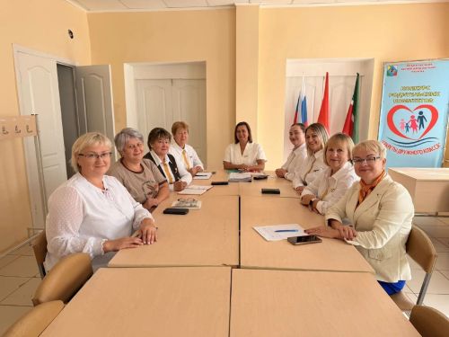 Балалар иҗат йортында яңа уку елына тәрбия бирү стратегиясе турында фикер алыштылар