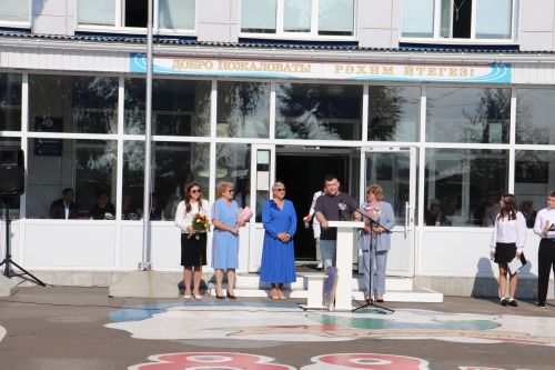 Первый звонок в этом учебном году прозвенел для 555 учащихся Базарно-Матакской средней школы