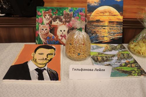 "Ел хатын-кызы. Ел ир-аты: хатын-кыз күзеннән"