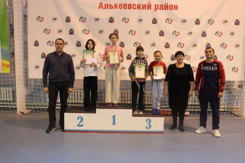 Айрат Хәйруллин истәлегенә багышланган билбау белән көрәш буенча республика турниры