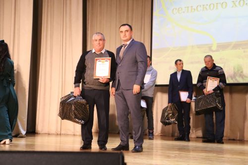 Әлкинең алдынгы авыл хуҗалыгы хезмәткәрләре слеты