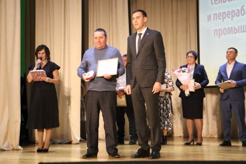 Әлкинең алдынгы авыл хуҗалыгы хезмәткәрләре слеты