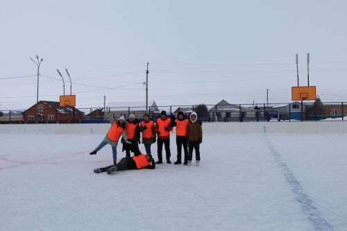 Футбол на льду среди молодежи