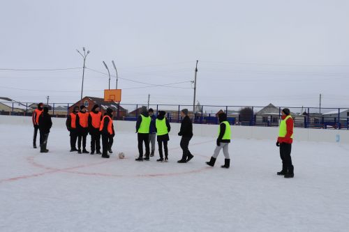 Футбол на льду среди молодежи