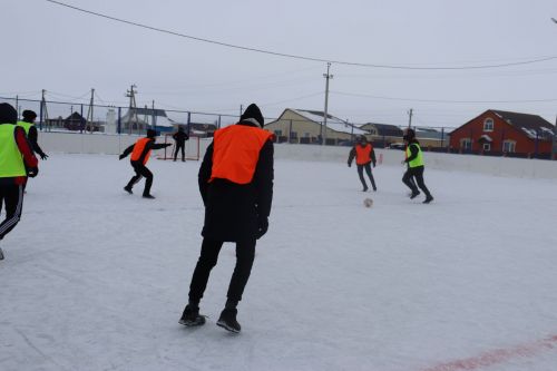 Футбол на льду среди молодежи