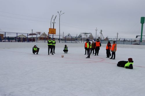 Футбол на льду среди молодежи