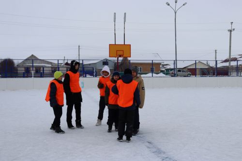 Футбол на льду среди молодежи