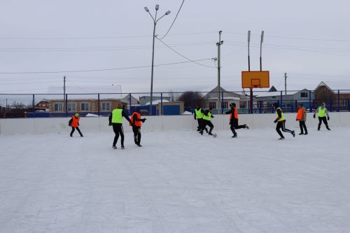 Футбол на льду среди молодежи