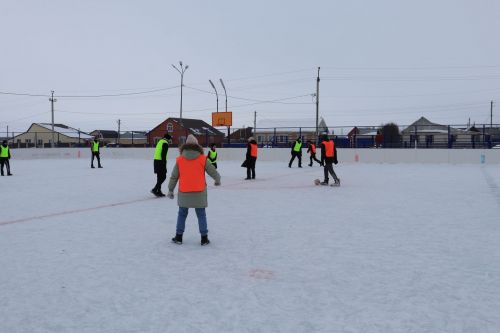 Футбол на льду среди молодежи