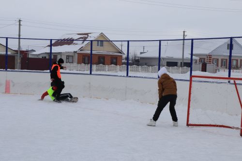 Футбол на льду среди молодежи
