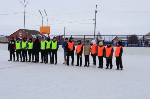 Футбол на льду среди молодежи