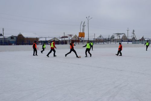 Яшьләр “Алинә” спорт залы янындагы шугалакка җыелды