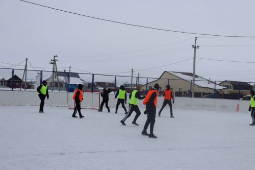 Яшьләр “Алинә” спорт залы янындагы шугалакка җыелды
