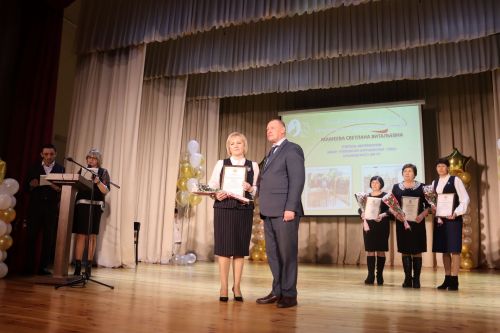 Әлки районында рәсми төстә Укытучы һәм остаз елын ачу тантанасы