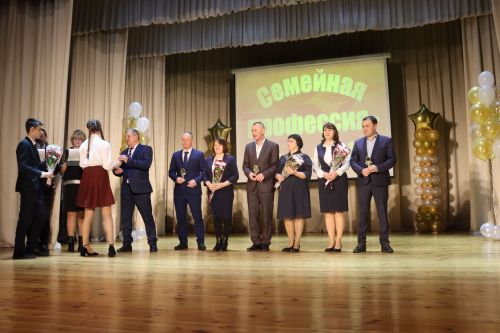 Әлки районында рәсми төстә Укытучы һәм остаз елын ачу тантанасы